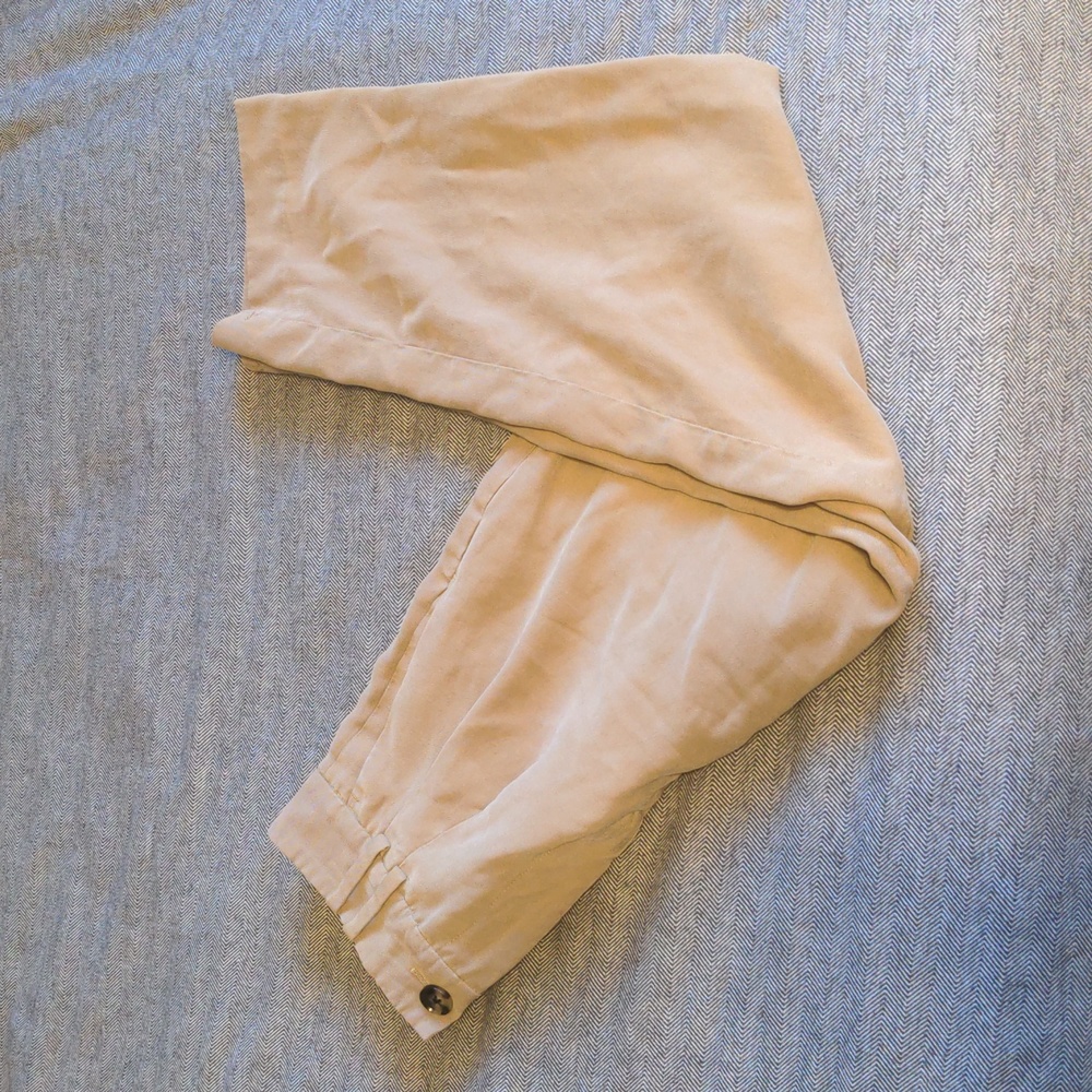 Zara high waisted beige cropped trousers size xs